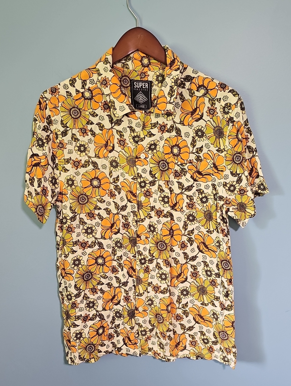 Super Massive Retro 70s Floral Short Sleeve Button Down Shirt - Size Large